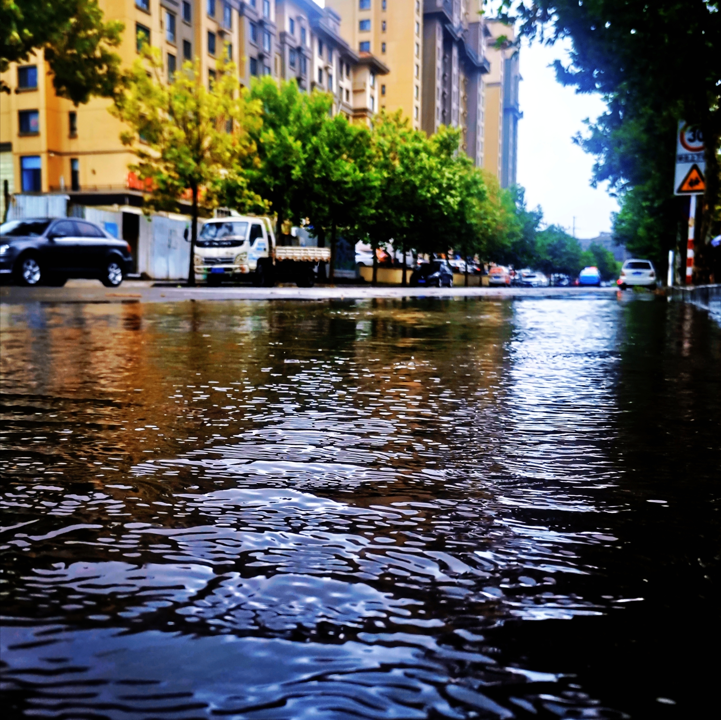 非专业扫街第一站烟台雨天街景